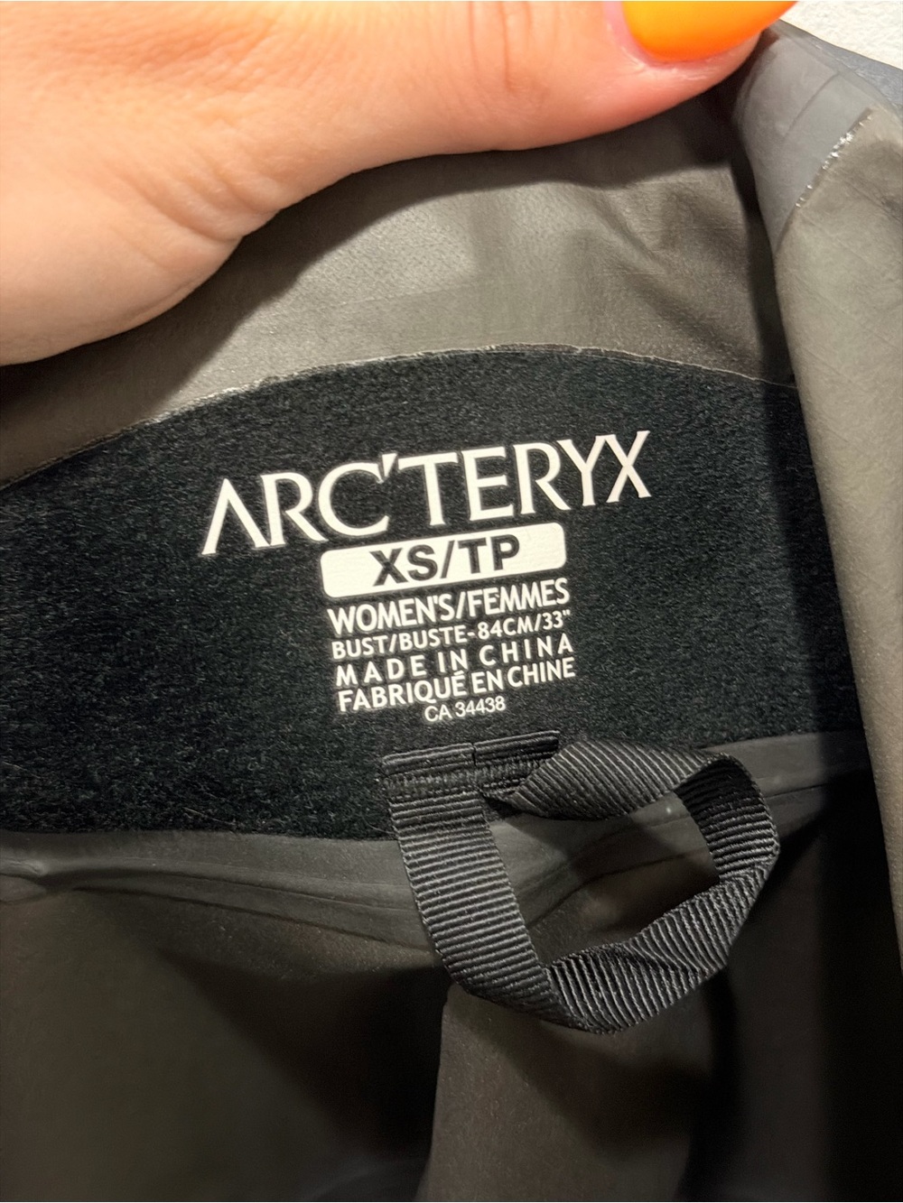 Arc'Teryx GORE-TEX Women's Zeta SL Jacket (Electrolyte) - Picture 10 of 16